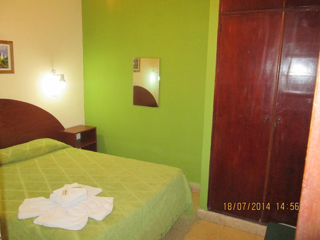 Nuevo Hotel Belgrano ซานนิโกลัส เด ลอสอาร์โรโยส ภายนอก รูปภาพ