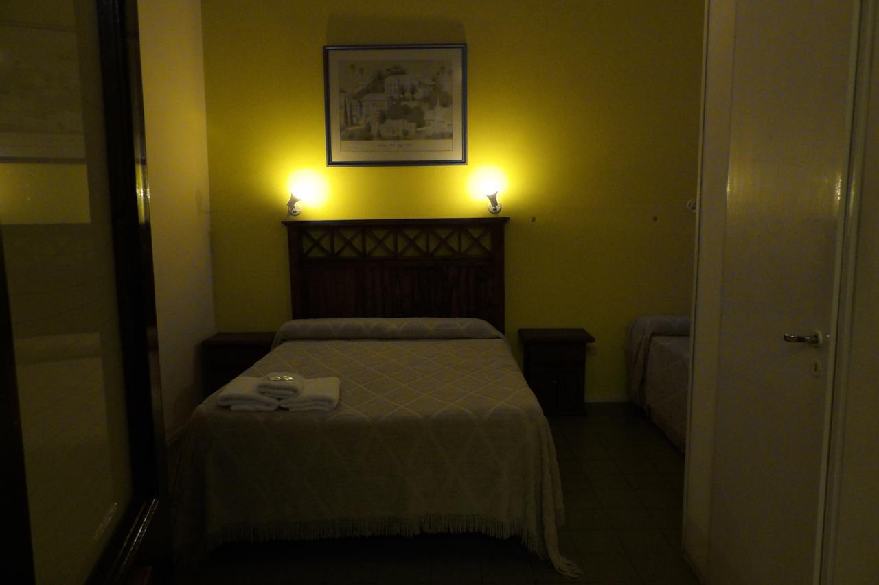 Nuevo Hotel Belgrano ซานนิโกลัส เด ลอสอาร์โรโยส ภายนอก รูปภาพ